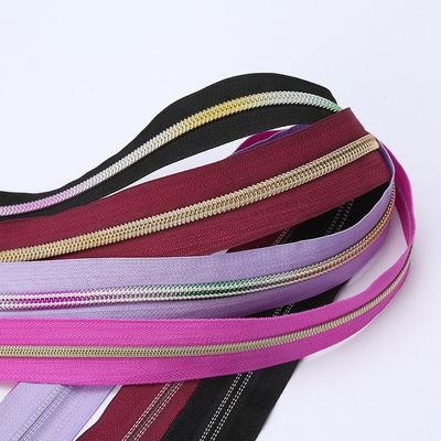 #5 Nylon-Zipper Regenbogen-Zähne für Bekleidung Vorstadt-Kleidung