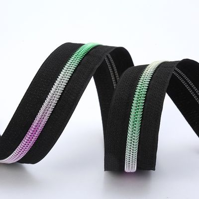 #5 Nylon-Zipper Regenbogen-Zähne für Bekleidung Vorstadt-Kleidung