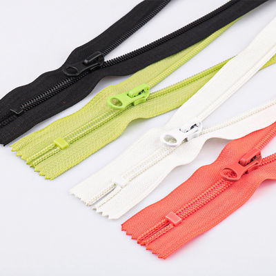 Hersteller von Nylon Reißverschlüssen Großhandel Rollen 3# 5# 8# 10# Reißverschluss Nylon Spulen Reißverschluss für Kleidung